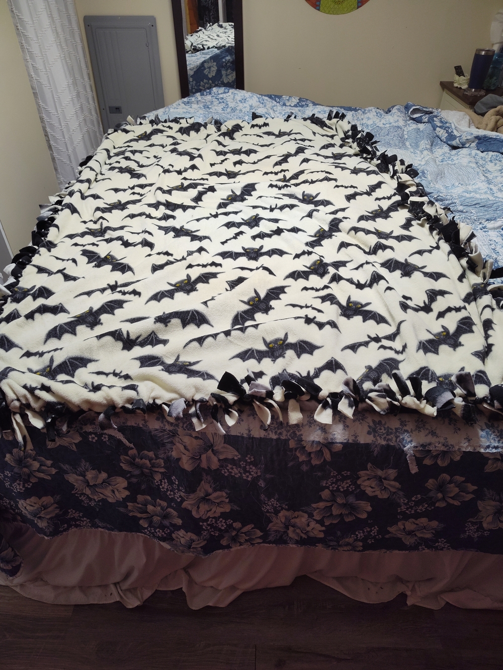 Plush Bat-Print Fleece Tie-Blanket - Black & Cream Double Sided Moon Phases
